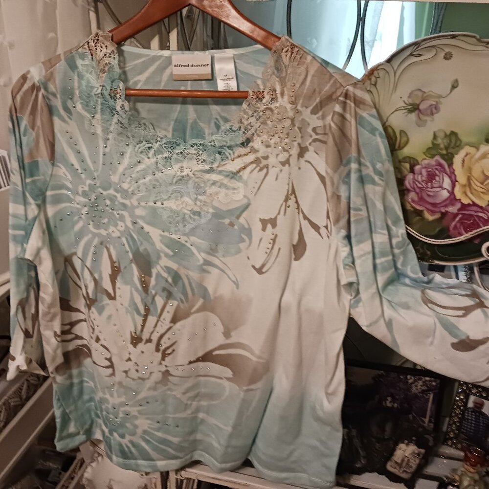 Alfred Dunner Cute Floral Top Size 1x